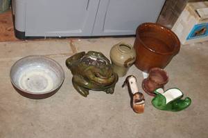lot 108 image: Collection of 7 Ceramic Planters and Decorative Pots