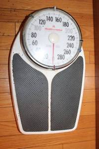 lot 135 image: Used Health O Meter Analog Bathroom Scale
