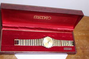 lot A-155 image: Seiko Gold Tone Vintage Watch in Original Box