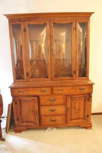 lot 171 image: Vintage Wooden China Cabinet with Glass Doors