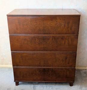 lot 9 image: Burled Mahogany Vintage Dresser
