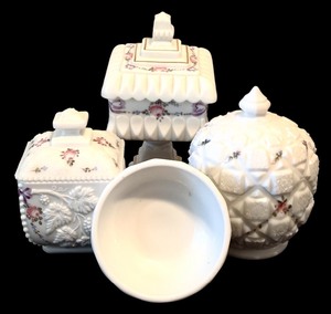 lot 48 image: Four Pieces of Vintage Westmoreland Old Quilt Pattern Milk Glass including a Vintage West Moreland Milk Glass Covered Candy Dish