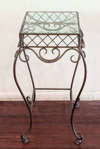 lot 59 image: Glass Topped Accent Table