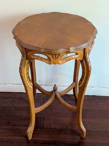 lot 63 image: Beautiful Carved Round Wood Accent Table