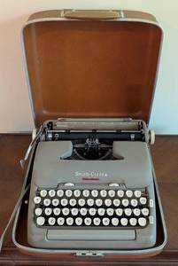 lot 70 image: Smith-Corona Portable Electric Typewriter