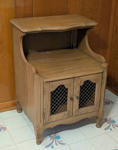 lot 70A image: Davis Furniture Co. French Provincial Step Up Side Table