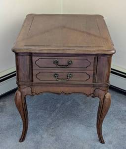 lot 87 image: Vintage French Provincial Style Wood Side Table