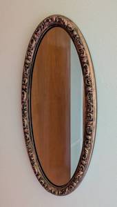 lot 89 image: Small Oval Gold Wall Mirror