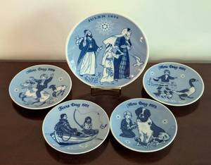 lot 112 image: Assorted Vintage Porsgrund Dishes