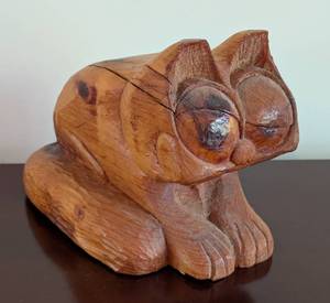 lot 118 image: Carved Wood Cat Sculpture