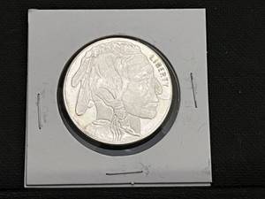 lot 64 image: 1 Troy Ounce .999 Fine Silver Buffalo Round