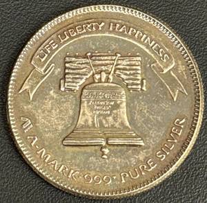lot 110 image: 1983 One Troy Ounce Liberty Silver Round  .999 Pure Silver