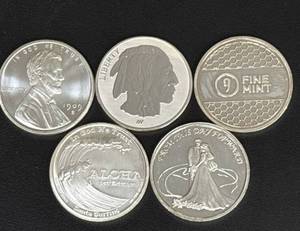 lot 120 image: Five 1 troy oz .999 Fine Silver Rounds, Various Designs