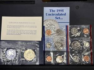 lot 45 image: 1973 Eisenhower Uncirculated Silver Dollar and 1998 U.S. Mint Uncirculated Coin Sets (P and D)