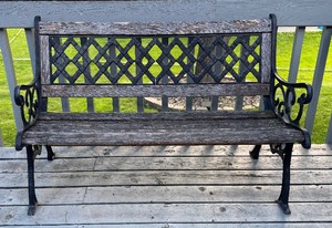 lot 22 image: Outdoor Metal and Wood Garden Bench with Lattice Back