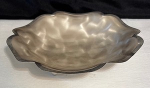 lot 27 image: WMF Ikora Shimmering Dish