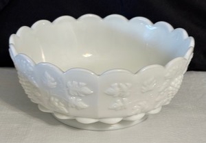 lot 29 image: Vintage Milk Glass Compote and Candy Dish Set including Vintage West Moreland Milk Glass