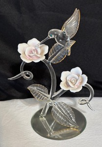 lot 33 image: Glass Baron Hummingbird Figurine