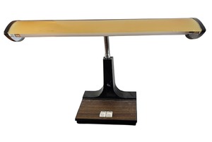lot 34 image: Vintage Adjustable Height Desk Lamp