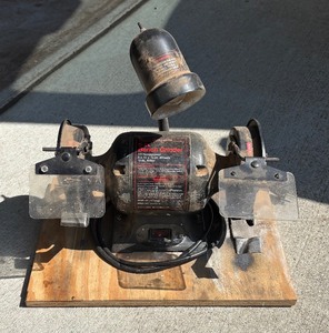 lot 157 image: Sears Craftsman 6 Inch Bench Grinder Model 319.190400