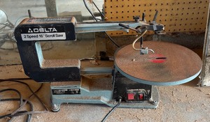 lot 181 image: Delta Two Speed 16 Scroll Saw Model 40-560