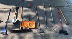 lot 194 image: Shovels, Pitchfork, Sledgehammer, Brooms and More