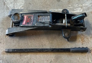 lot 203 image: Craftsman Hydraulic Floor Jack
