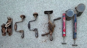 lot 179 image: Variety of Vintage Tools