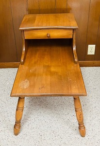 lot 136 image: Vintage Two Tiered Wooden Accent  End Table