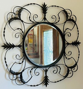lot 6 image: Decorative Ornately Designed Wall Mirror