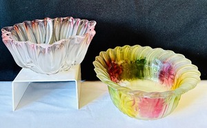 lot 60 image: Pair of Art Glass Style Bowls - Frosted Tulip and Multicolor Swirl