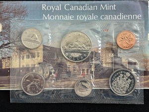 lot 28 image: 1975 Canadian Mint Set