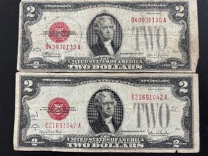 lot 59 image: 1928 Red Seal $2 Dollar Notes