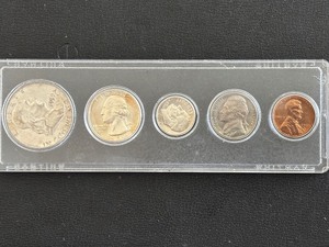 lot 82 image: 1959 Mint Set