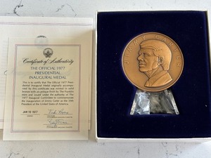 lot 87 image: 1977 Presidential Inaugural Medal