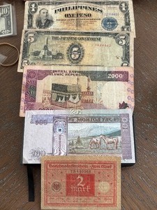 lot 107 image: Foreign Currency