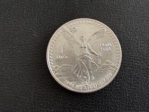lot 108 image: 1 Ounce .999 Fine Silver Mexican Libertad