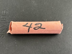 lot 165 image: 1942 Lincoln Cent Roll