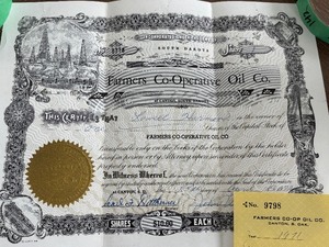 lot 176 image: Farmers Co-op Stock Certificate