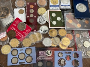 lot 183 image: Coins and Medallions