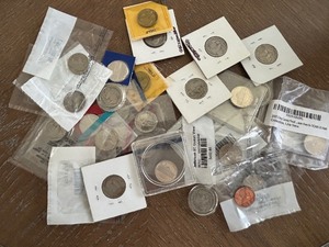 lot 122 image: Assorted Coins