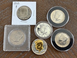 lot 125 image: Kennedy Half Dollars