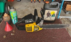 lot 7 image: McCulloch (MAC) 3214 32cc Gas-Powered Chain Saw with Extras