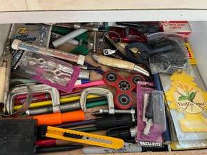 lot 21 image: Miscellaneous Garage Drawer Lot