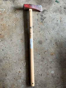 lot 23 image: True Temper Maul Axe