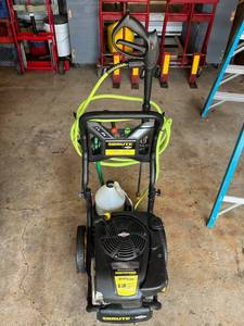 lot 58 image: BRUTE 2,800 Max PSI Power Washer w 190cc Briggs & Stratton Professional Series Engine