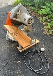 lot 76 image: Rockwell International 9 Miter Saw (Model 34010) in Working Condition