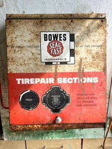lot 83 image: Vintage BOWES Seal Fast Metal Storage Cabinet (14.5 T x 12.5 W x 10 D) w Contents