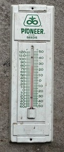 lot 85 image: Vintager PIONEER Seeds Thermometer (4.5 x 14) in Good Working Condition