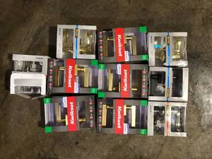 lot 20 image: Lot of Assorted Door Handles Various Models and Conditions Customer Returns See Pictures